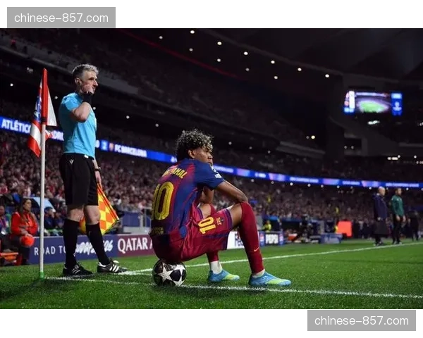 亚马尔单刀破门难救主，巴萨年轻前锋展现天赋